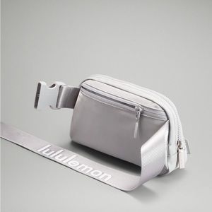 Lululemon Everywhere Belt Bag 1 L